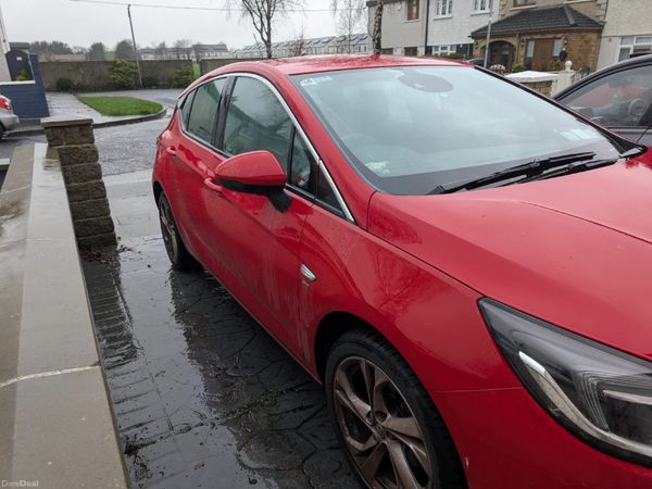 Vauxhall Astra Hatchback, Petrol, 2016, Red