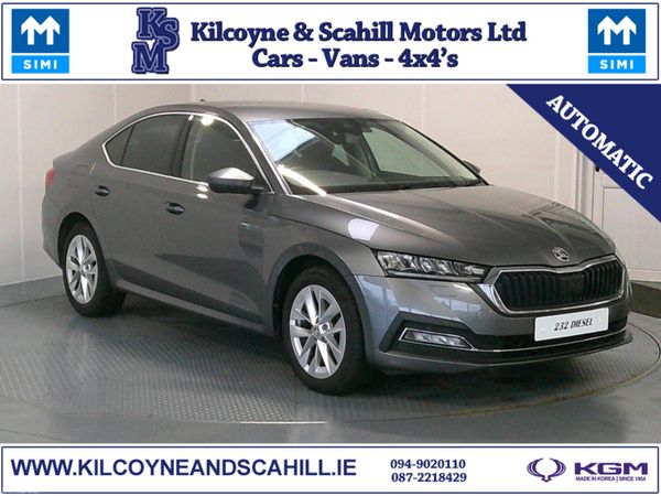 Skoda Octavia Hatchback, Diesel, 2023, Grey