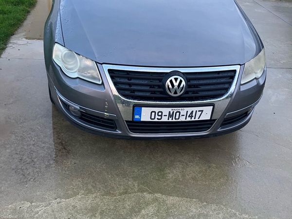 Volkswagen Passat Saloon, Petrol, 2009, Grey