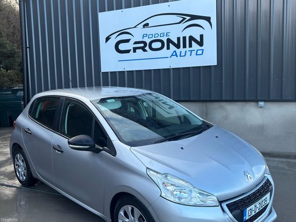 Peugeot 208 Hatchback, Petrol, 2013, Grey