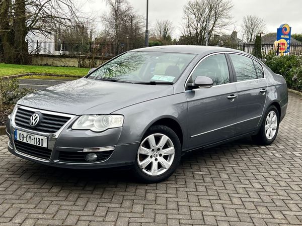 Volkswagen Passat Saloon, Diesel, 2009, Grey