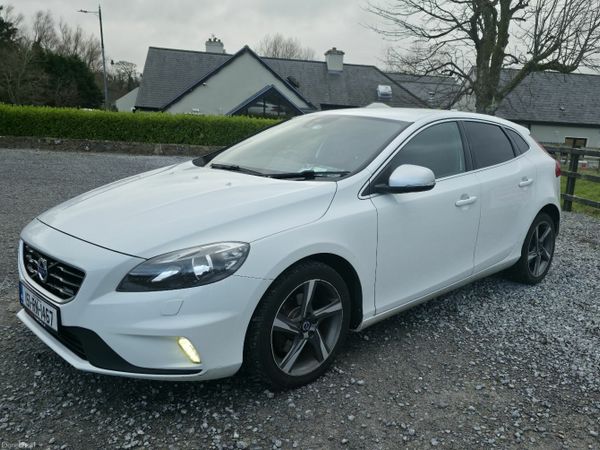 Volvo V40 Hatchback, Diesel, 2015, White