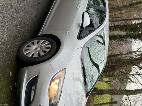 Vauxhall Astra Hatchback, Petrol, 2013, Silver