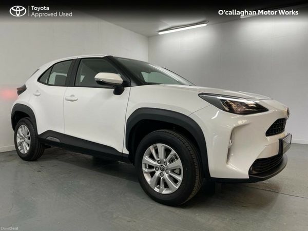 Toyota Yaris Cross Hatchback, Petrol Hybrid, 2024, White
