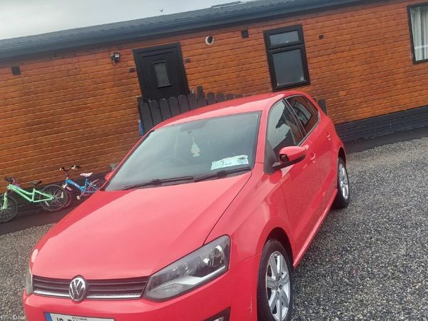 Volkswagen Polo Hatchback, Petrol, 2012, Red