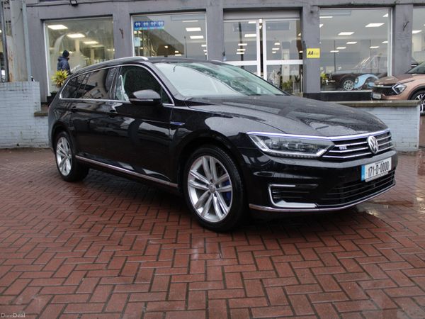 Volkswagen Passat Estate, Petrol Hybrid, 2017, Black