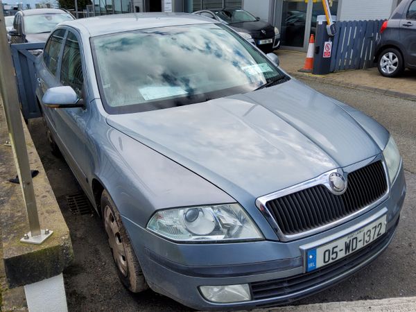 Skoda Octavia Hatchback, Petrol, 2005, Grey