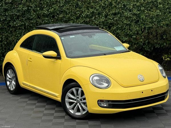 Volkswagen Beetle Hatchback, Petrol, 2014, Yellow