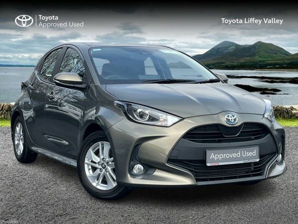 Toyota Yaris Hatchback, Petrol Hybrid, 2023, Green