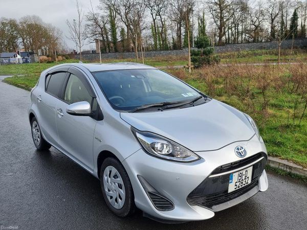 Toyota Aqua Hatchback, Petrol Hybrid, 2019, Silver