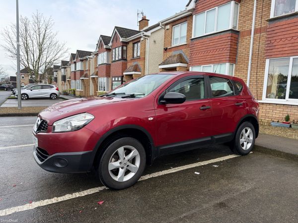 Nissan Qashqai Hatchback, Diesel, 2010, Red
