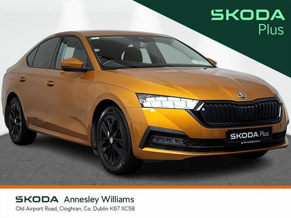 Skoda Octavia Saloon, Petrol, 2024, Orange