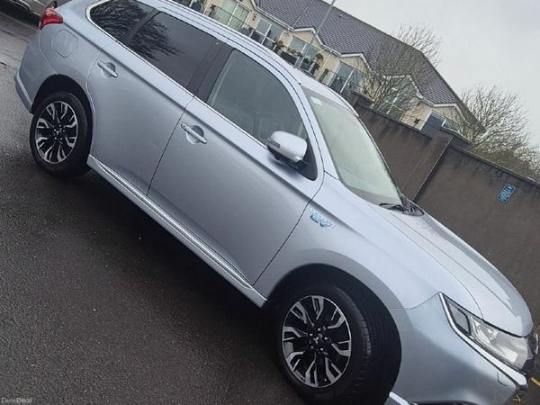 Mitsubishi Outlander SUV, Petrol Plug-in Hybrid, 2017, Silver
