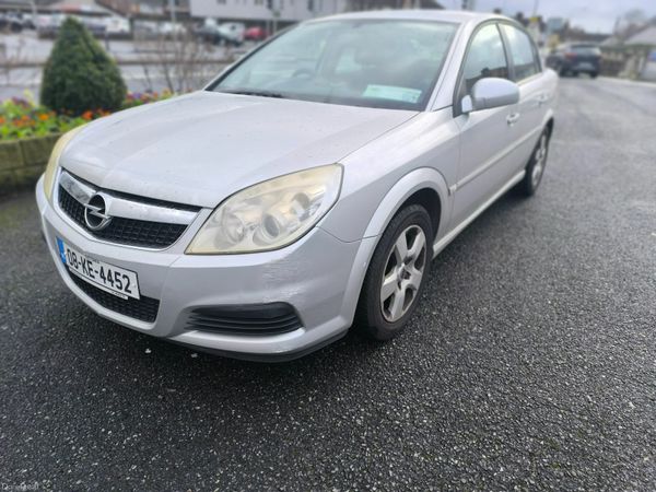 Opel Vectra Saloon, Petrol, 2008, Silver
