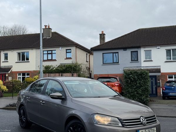 Volkswagen Passat Saloon, Diesel, 2011, Brown