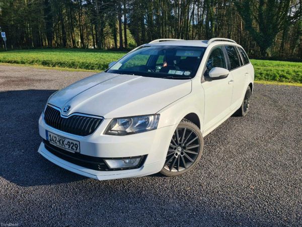 Skoda Octavia Estate, Diesel, 2014, White