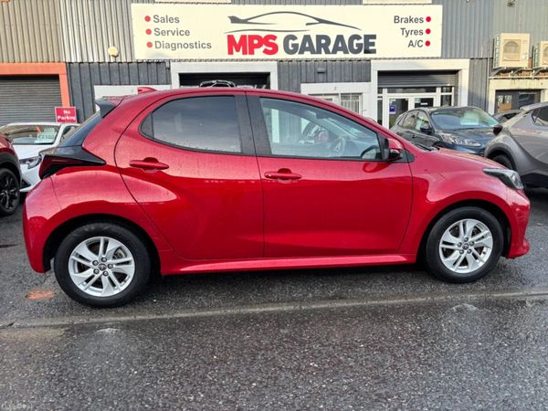 Toyota Yaris Hatchback, Petrol Hybrid, 2023, Red