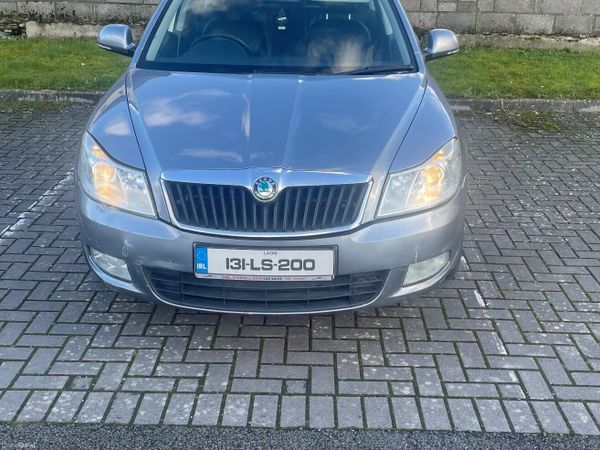 Skoda Octavia Saloon, Diesel, 2013, Grey