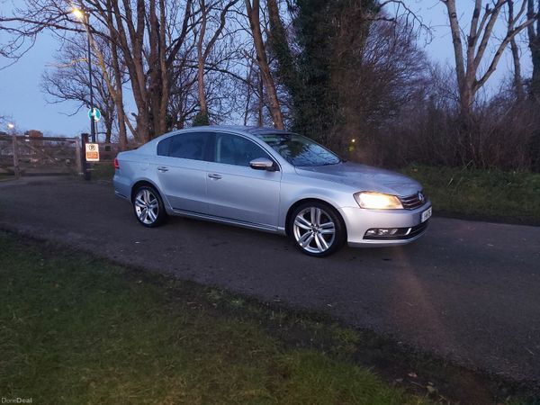 Volkswagen Passat Saloon, Diesel, 2011, Silver