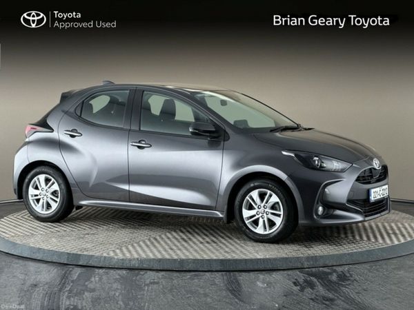 Toyota Yaris Hatchback, Petrol Hybrid, 2022, Grey