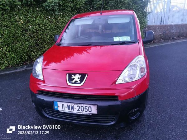 Peugeot Partner MPV, Diesel, 2011, Red