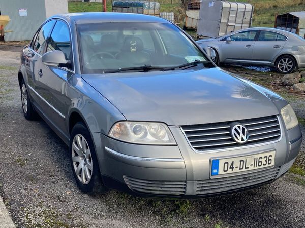 Volkswagen Passat Saloon, Diesel, 2004, Grey