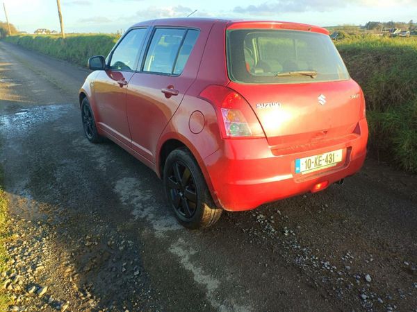 Suzuki Swift Hatchback, Diesel, 2010, Red