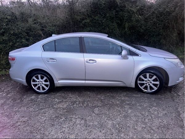 Toyota Avensis Saloon, Diesel, 2011, Silver