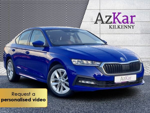 Skoda Octavia Hatchback, Petrol Plug-in Hybrid, 2023, Blue