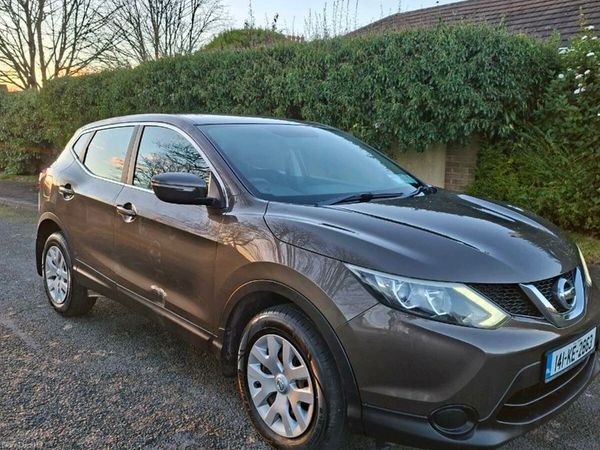 Nissan Qashqai Hatchback, Diesel, 2014, Brown