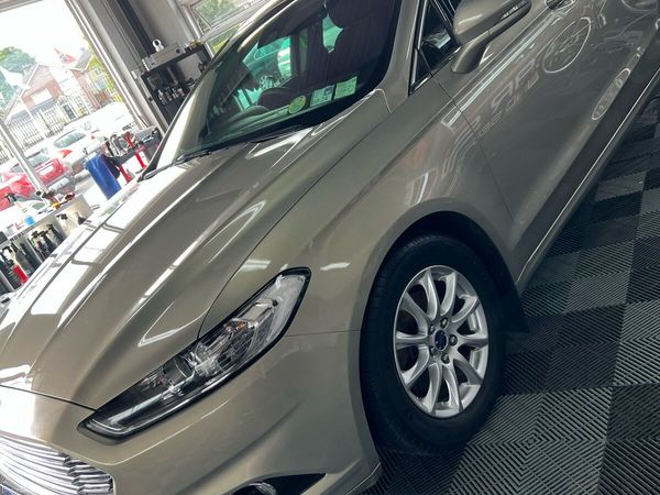 Ford Mondeo Hatchback, Diesel, 2015, Silver