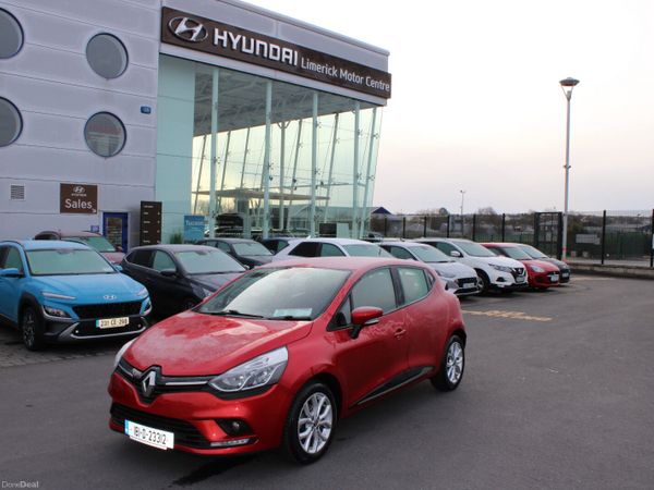 Renault Clio Hatchback, Petrol, 2018, Red