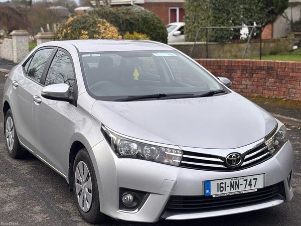Toyota Corolla Saloon, Diesel, 2016, Silver