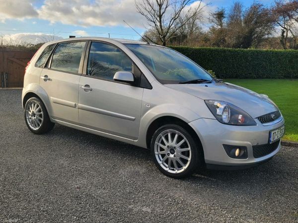 Ford Fiesta Hatchback, Petrol, 2007, Silver