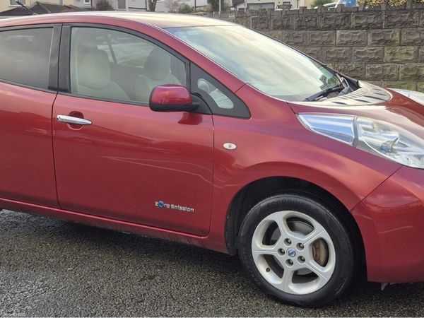 Nissan Leaf Hatchback, Electric, 2012, Red