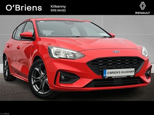 Ford Focus Hatchback, Petrol, 2021, Red