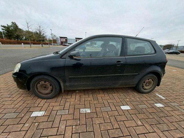 Volkswagen Polo Hatchback, Petrol, 2007, Black