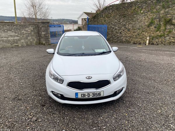 Kia Ceed Hatchback, Diesel, 2013, White