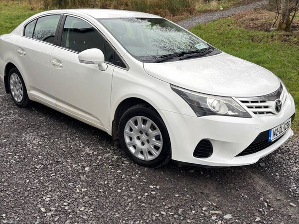 Toyota Avensis Saloon, Diesel, 2014, White