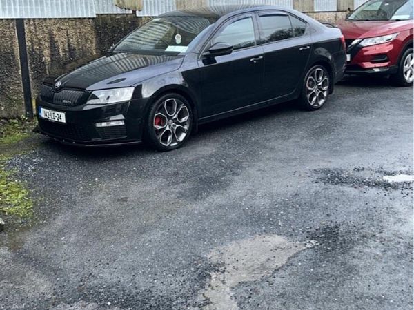 Skoda Octavia Saloon, Diesel, 2014, Black