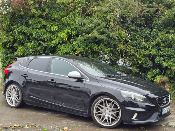 Volvo V40 Hatchback, Petrol, 2015, Black