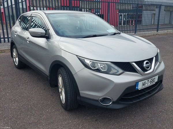 Nissan Qashqai Hatchback, Diesel, 2014, Silver