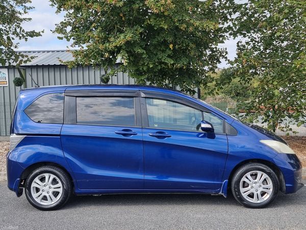 Honda Freed MPV, Petrol, 2013, Blue