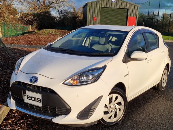 Toyota Aqua Hatchback, Petrol Hybrid, 2019, White