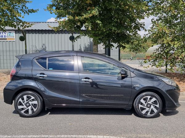 Toyota Aqua Hatchback, Petrol Hybrid, 2019, Black