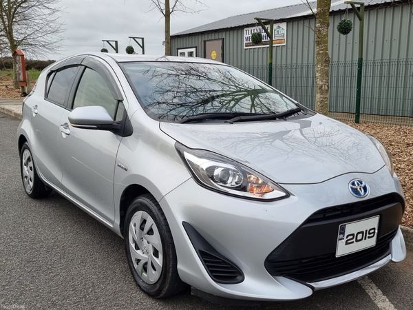Toyota Aqua Hatchback, Petrol Hybrid, 2019, White