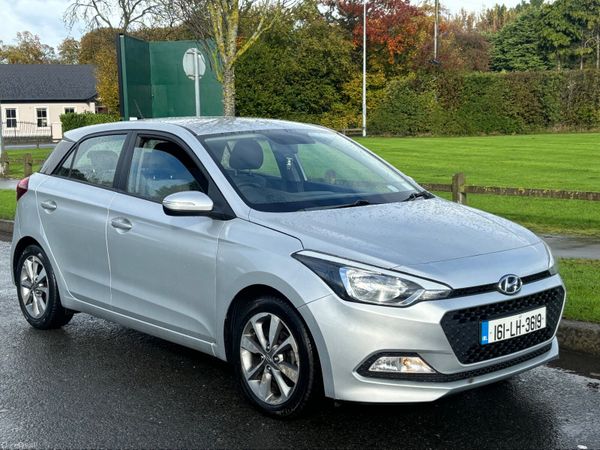Hyundai i20 Hatchback, Petrol, 2016, Silver
