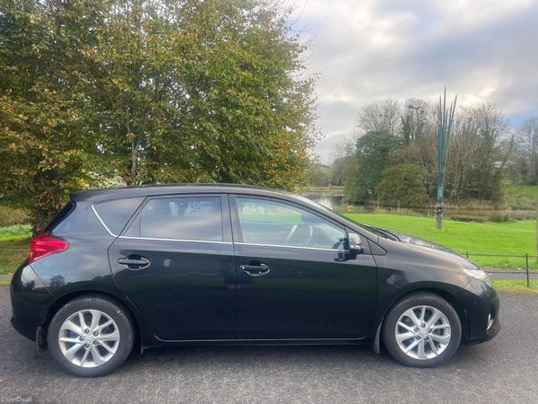 Toyota Auris Hatchback, Diesel, 2014, Black