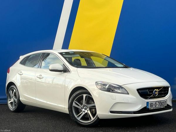 Volvo V40 Hatchback, Diesel, 2016, White