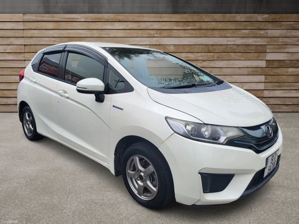 Honda Fit Hatchback, Petrol Hybrid, 2015, White